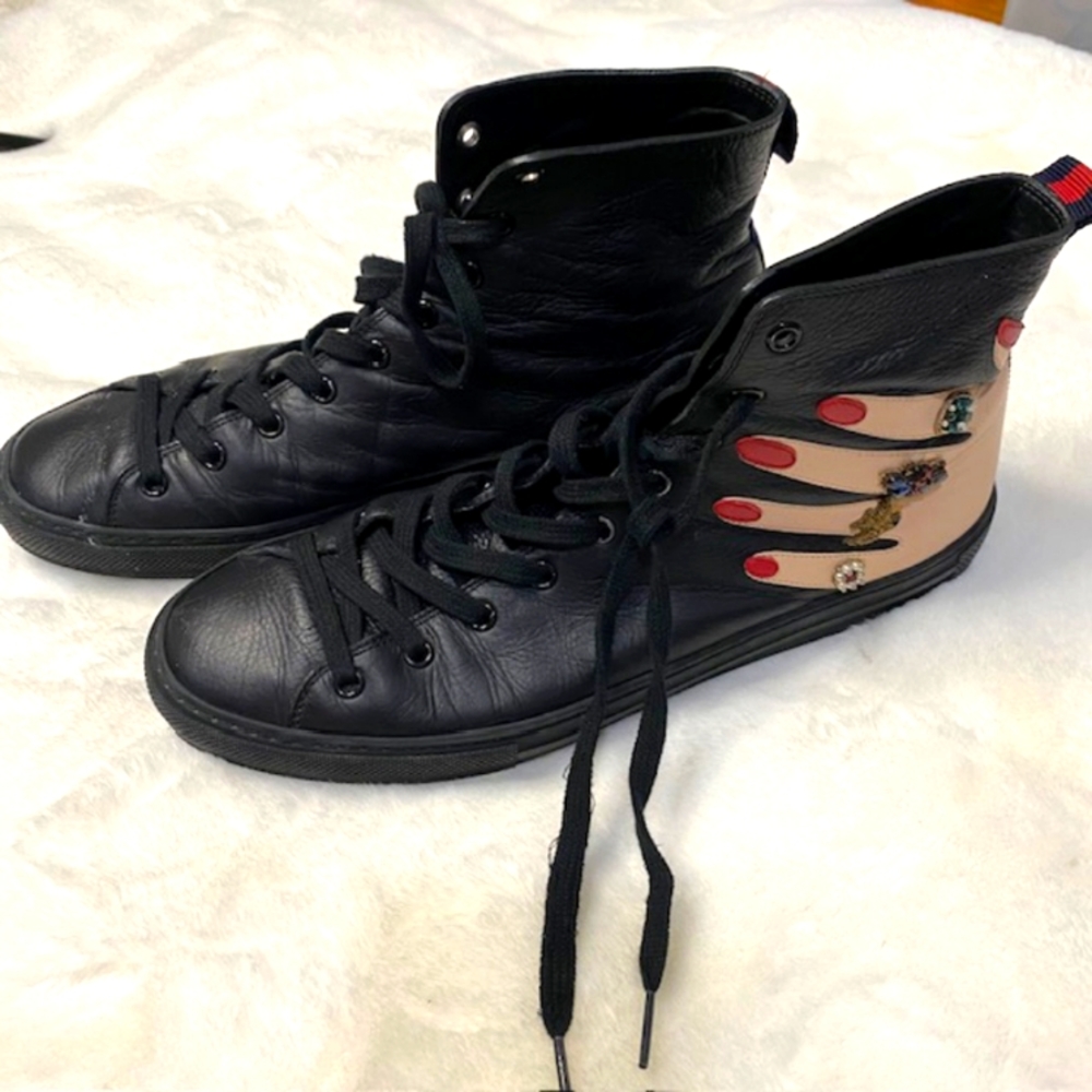 Women Gucci Hand And Crystal Sneaker Size 41